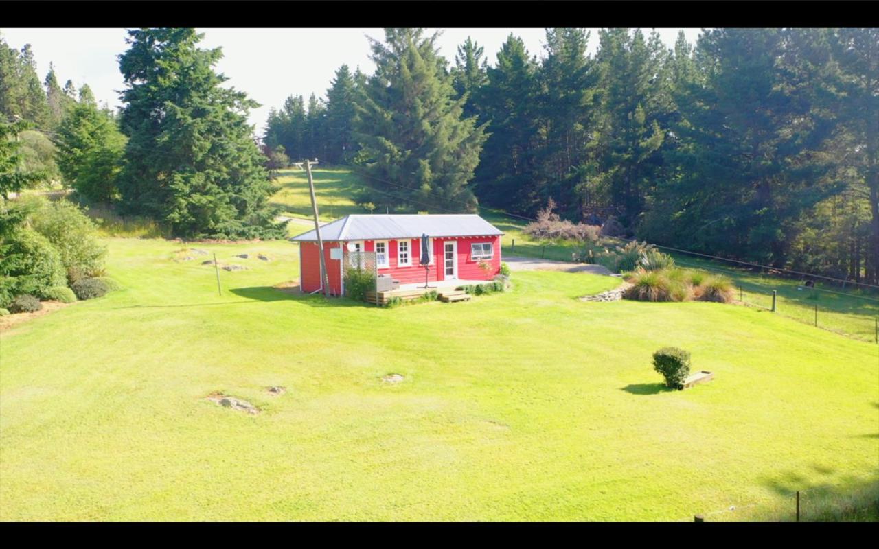 オマルー Little Red School House Bed & Breakfast エクステリア 写真