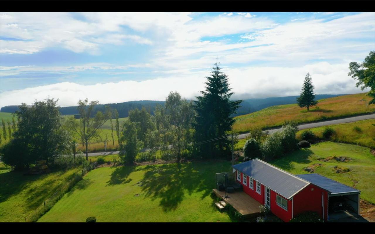 オマルー Little Red School House Bed & Breakfast エクステリア 写真