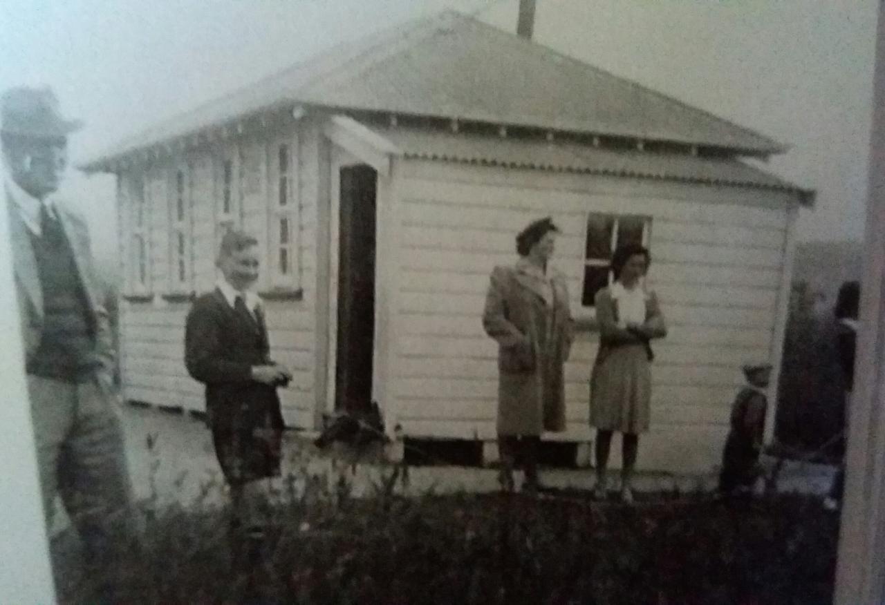 オマルー Little Red School House Bed & Breakfast エクステリア 写真