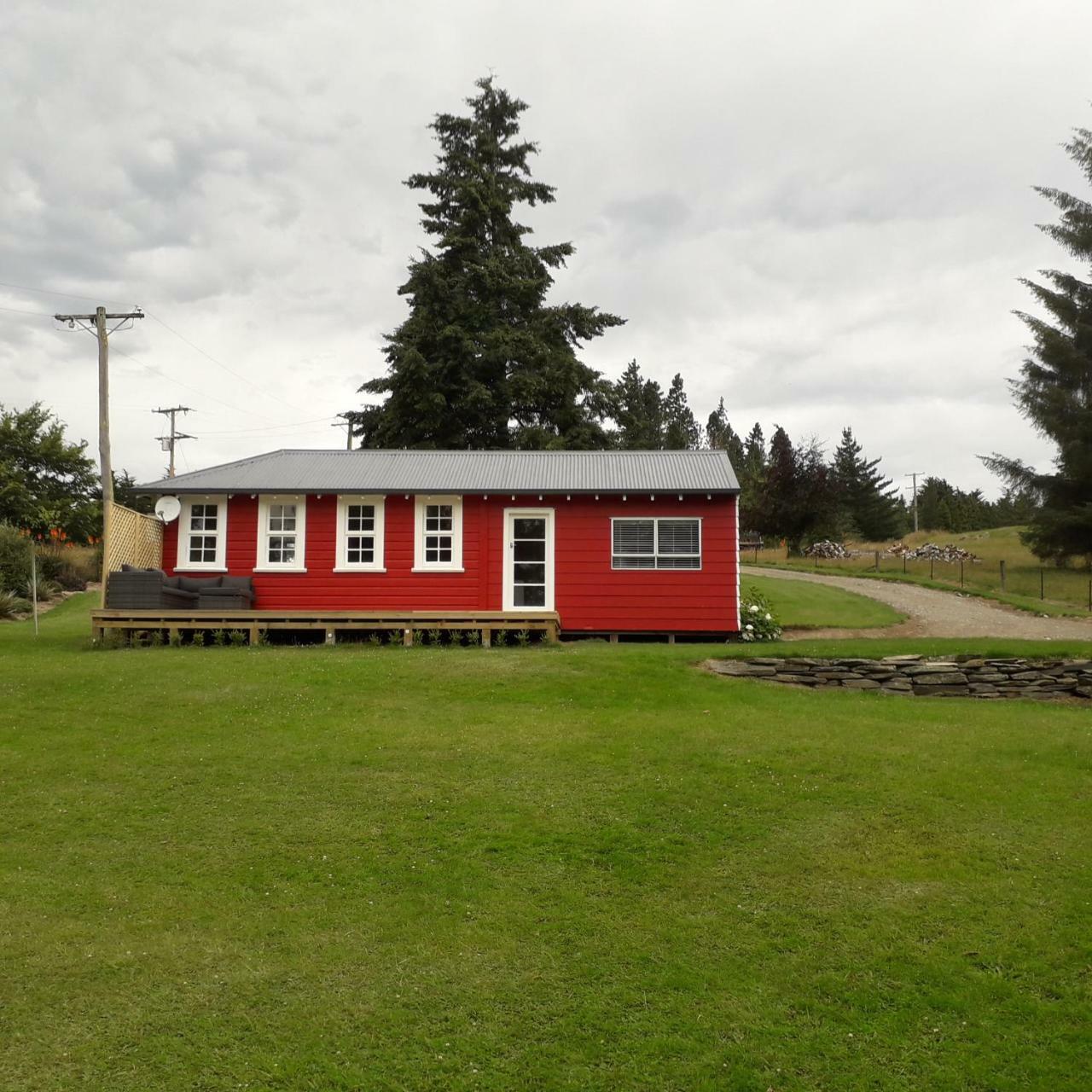 オマルー Little Red School House Bed & Breakfast エクステリア 写真